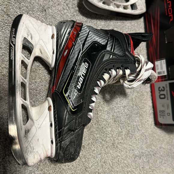 Bauer Vapor 2X Pro Junior Ice Hockey Skates - Picture 3 of 16